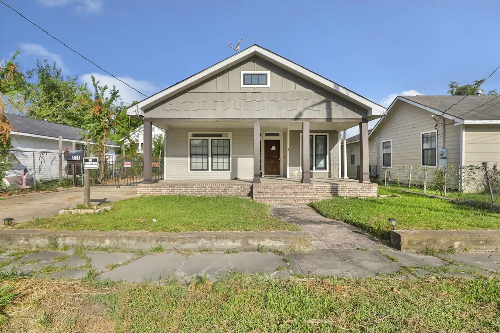 212 Super Street Houston, TX 77011
