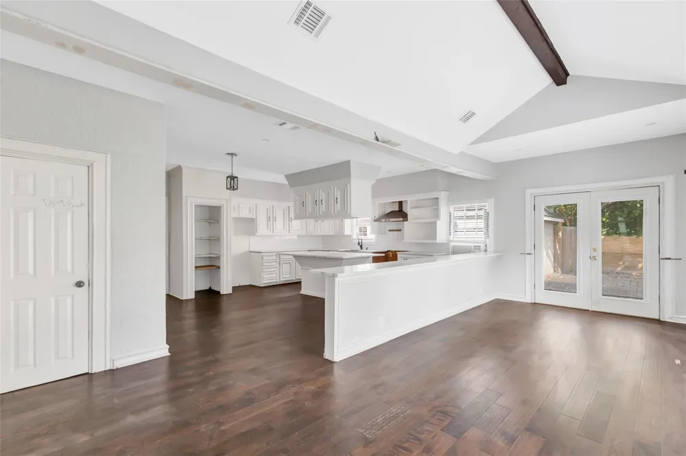 212 Super Street Houston, TX 77011