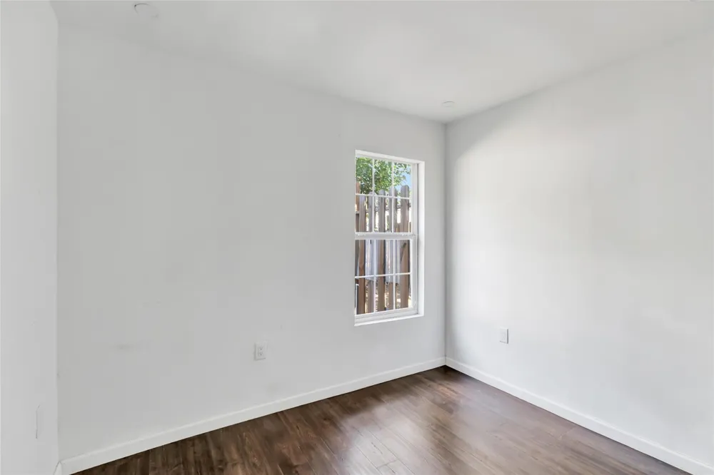 212 Super Street Houston, TX 77011