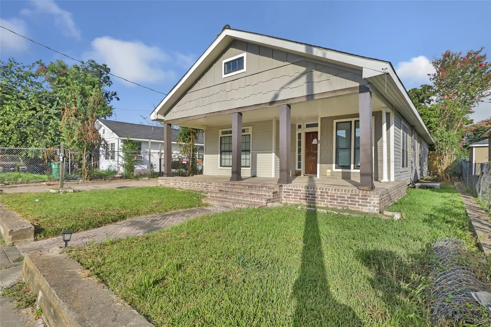 212 Super Street Houston, TX 77011