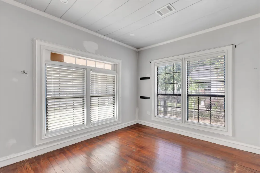 212 Super Street Houston, TX 77011