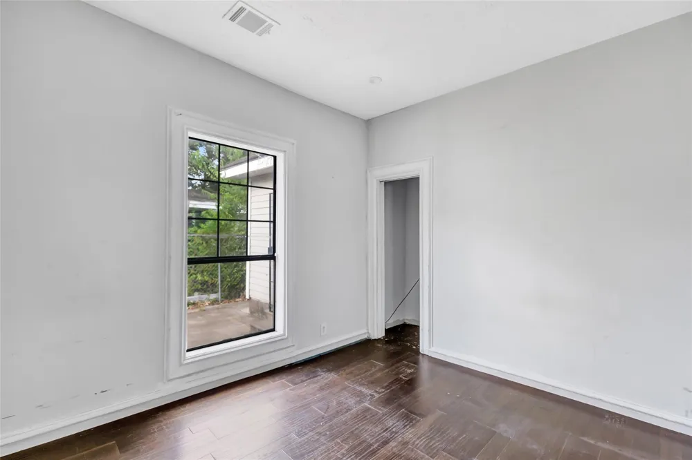212 Super Street Houston, TX 77011