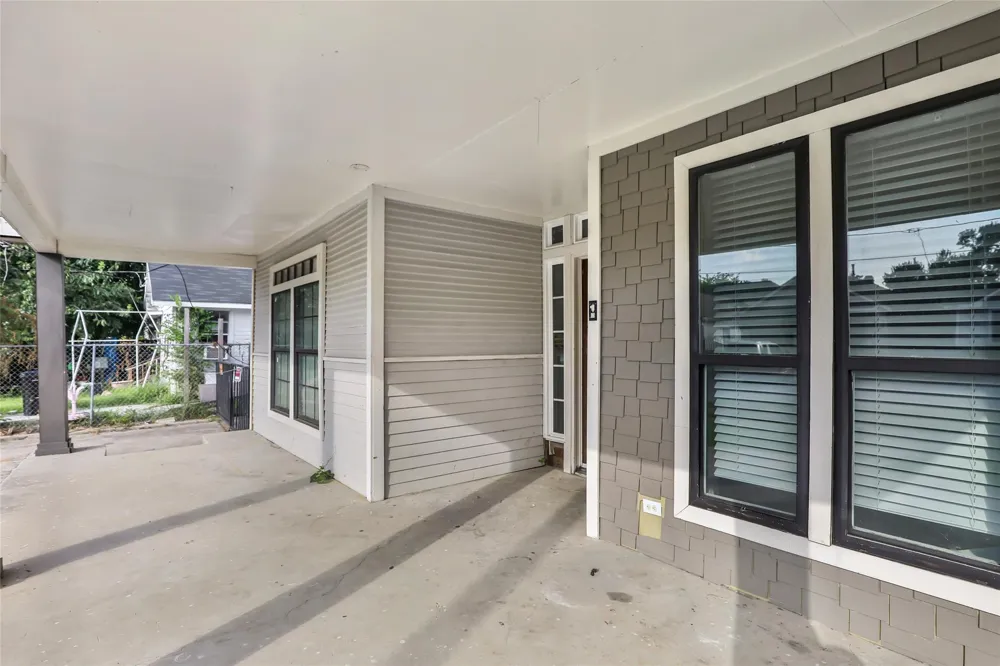 212 Super Street Houston, TX 77011