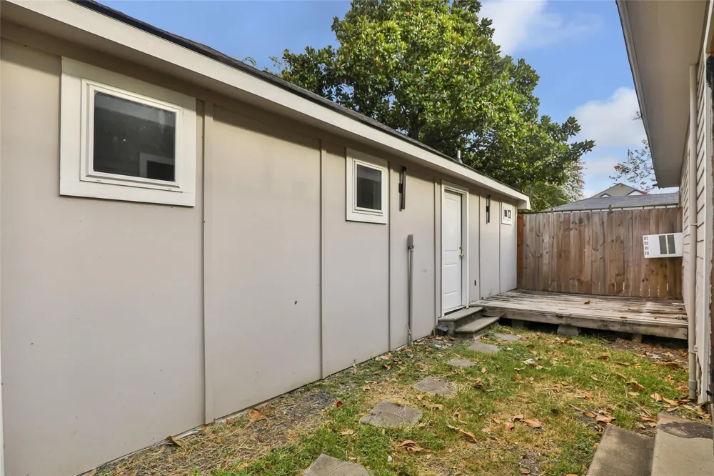 212 Super Street Houston, TX 77011