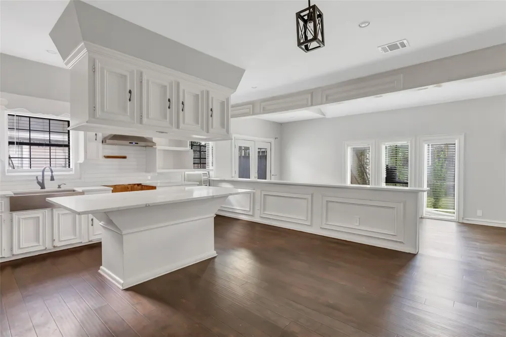 212 Super Street Houston, TX 77011