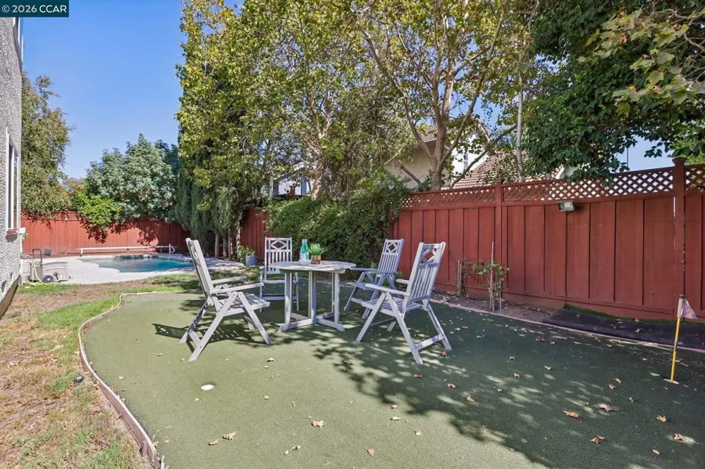 384 Via Loma Morgan Hill, CA 95037