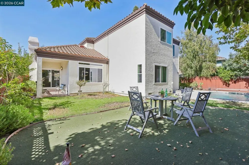 384 Via Loma Morgan Hill, CA 95037