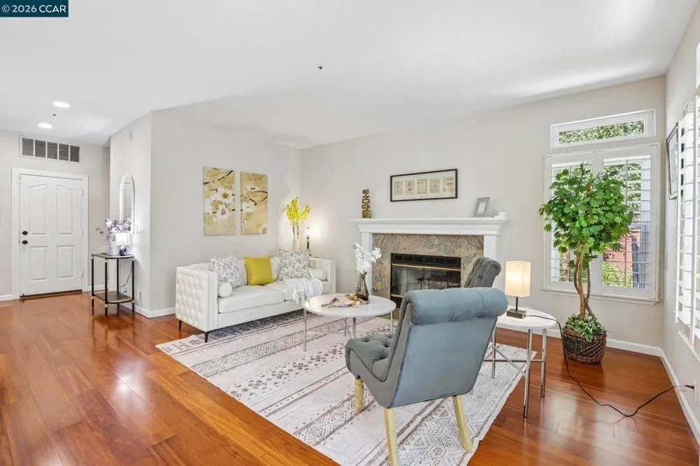 384 Via Loma Morgan Hill, CA 95037