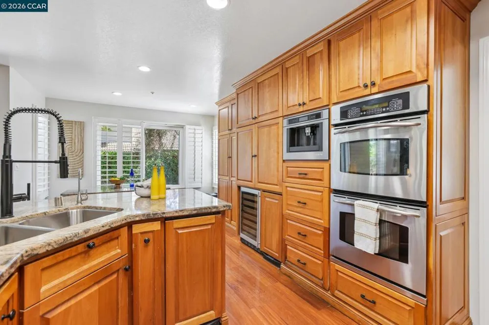 384 Via Loma Morgan Hill, CA 95037