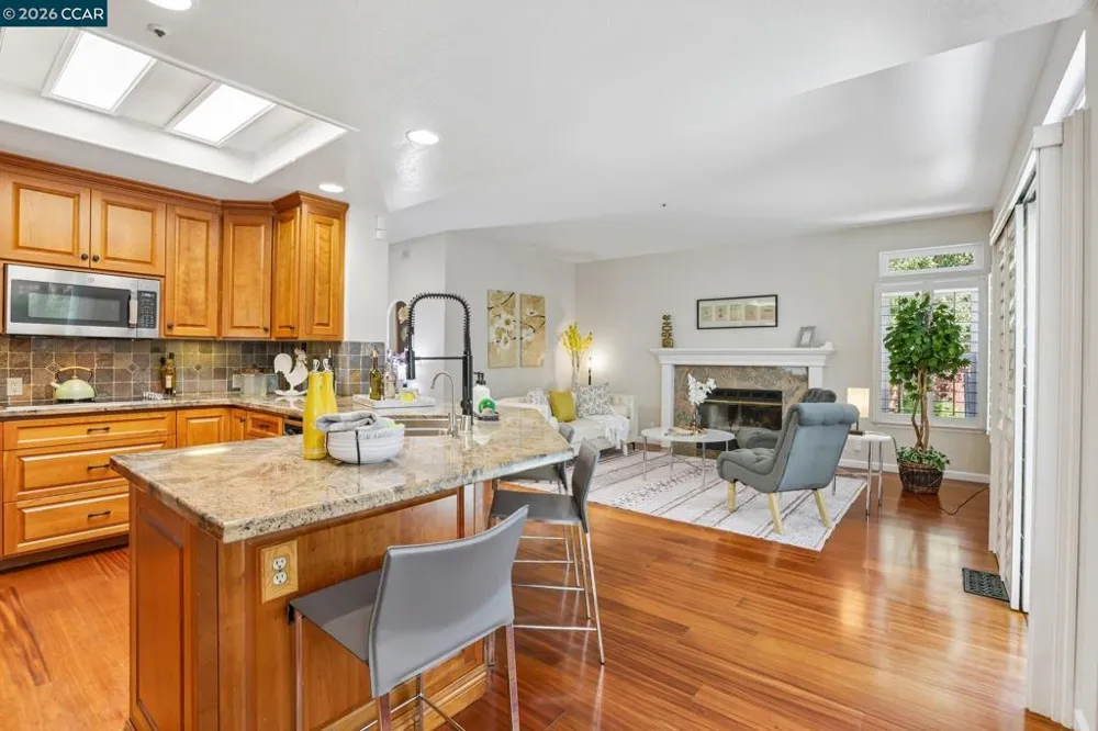 384 Via Loma Morgan Hill, CA 95037