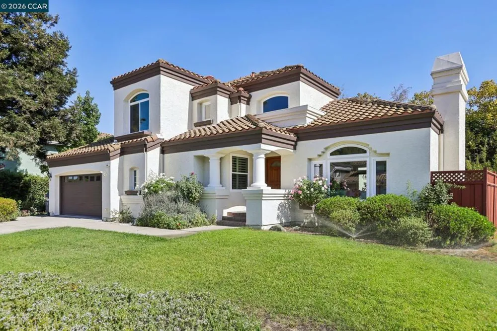 384 Via Loma Morgan Hill, CA 95037