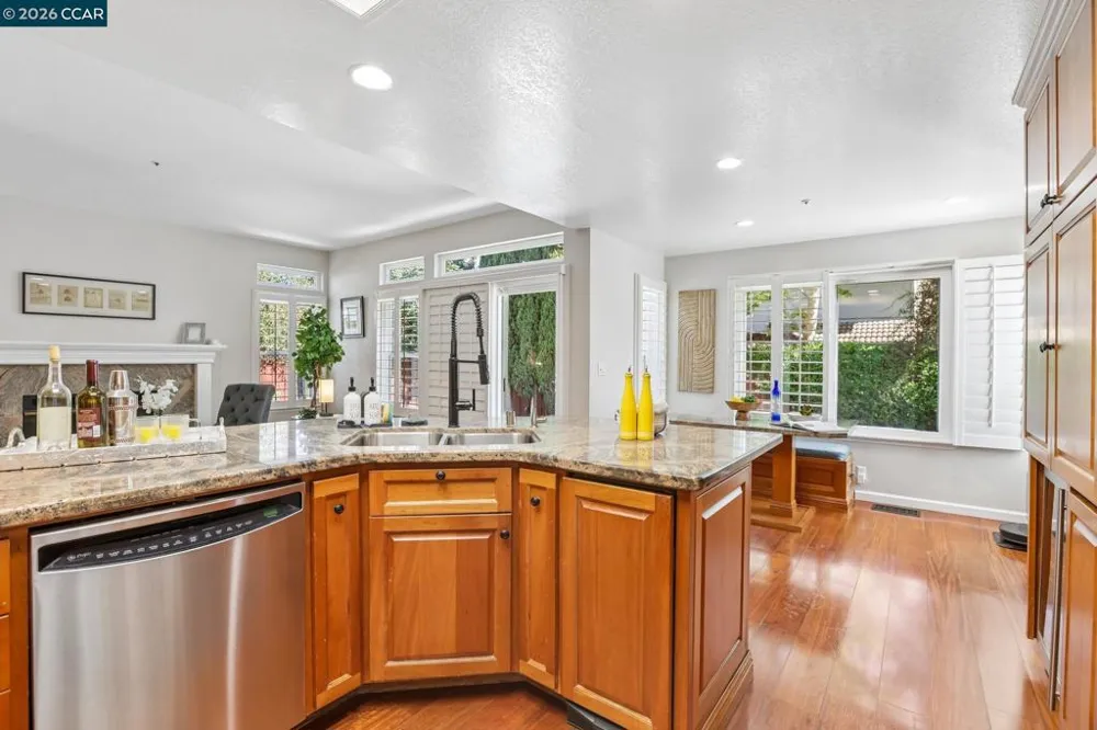 384 Via Loma Morgan Hill, CA 95037