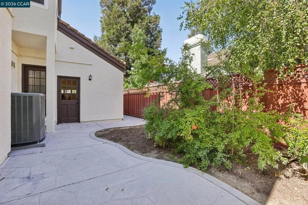 384 Via Loma Morgan Hill, CA 95037