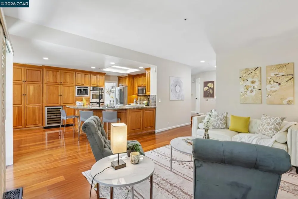 384 Via Loma Morgan Hill, CA 95037