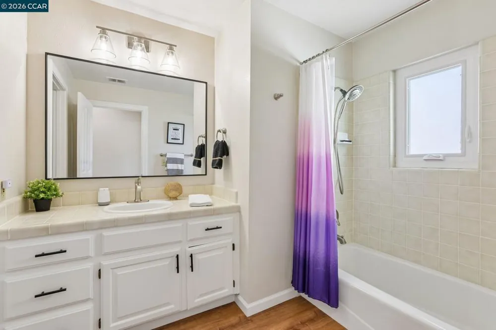 384 Via Loma Morgan Hill, CA 95037