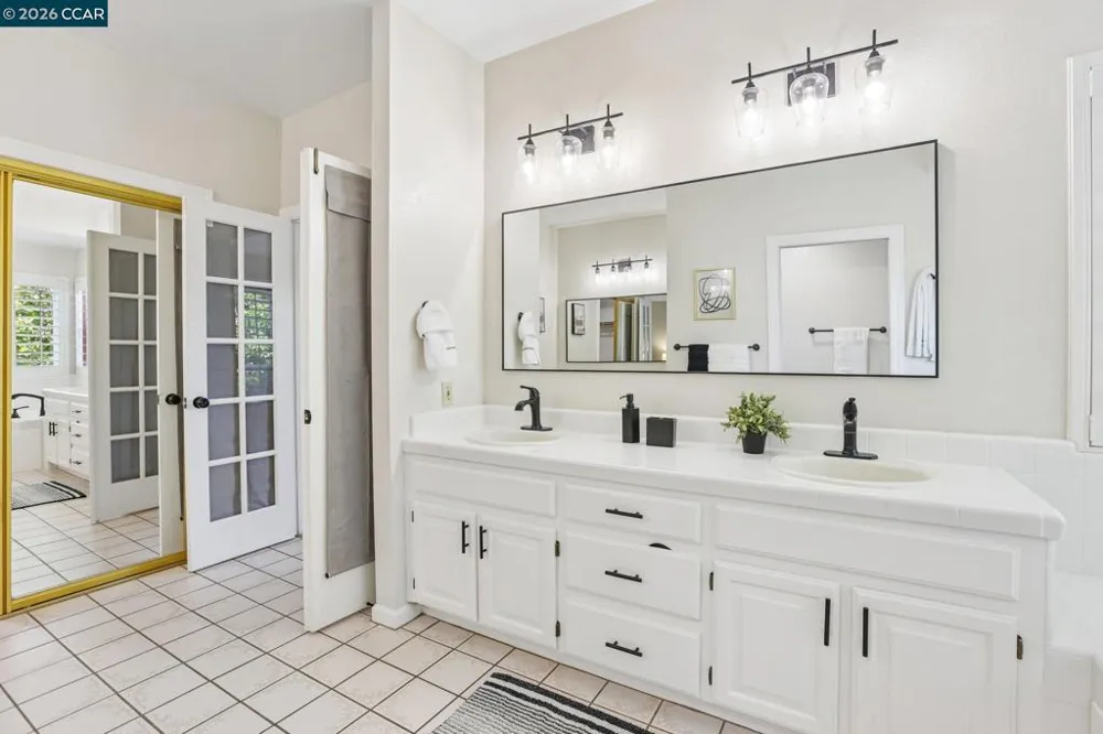 384 Via Loma Morgan Hill, CA 95037