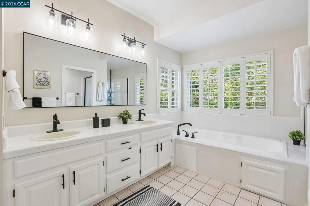 384 Via Loma Morgan Hill, CA 95037