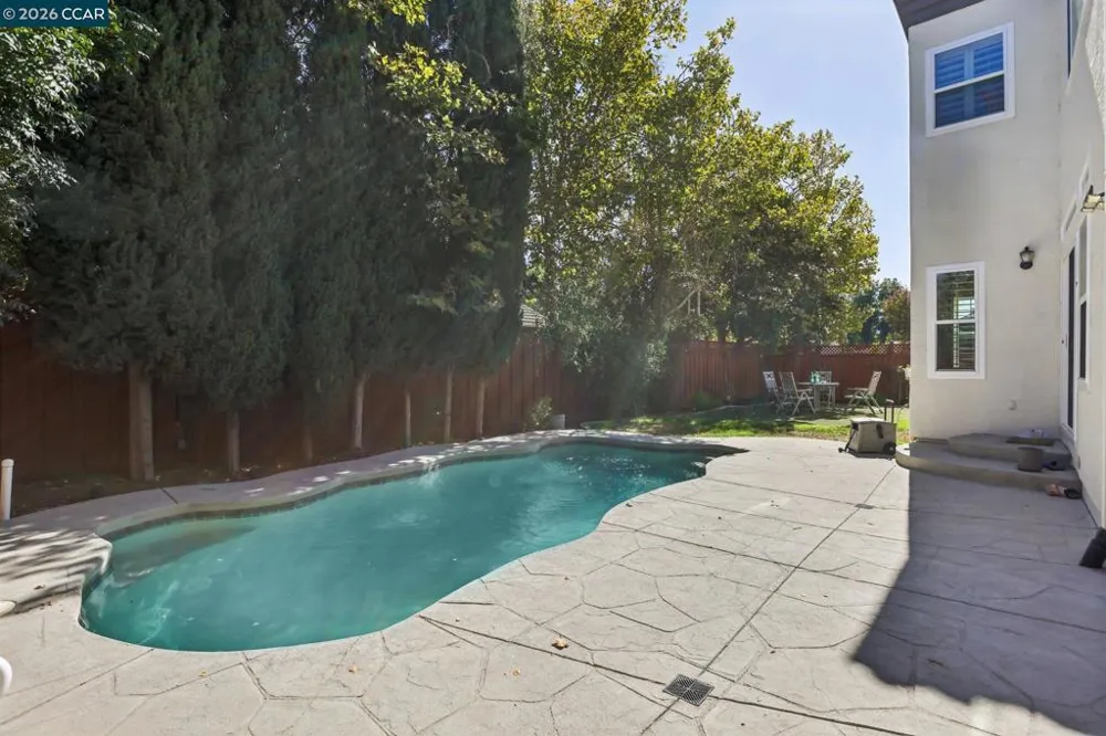 384 Via Loma Morgan Hill, CA 95037