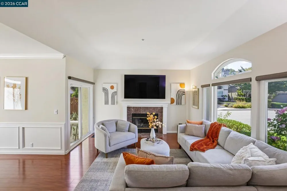 384 Via Loma Morgan Hill, CA 95037