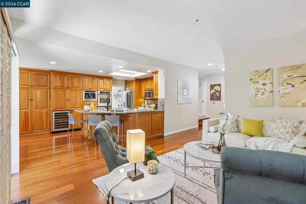 384 Via Loma Morgan Hill, CA 95037