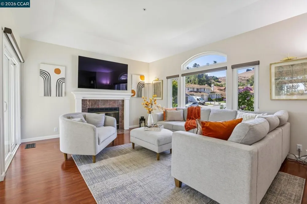 384 Via Loma Morgan Hill, CA 95037