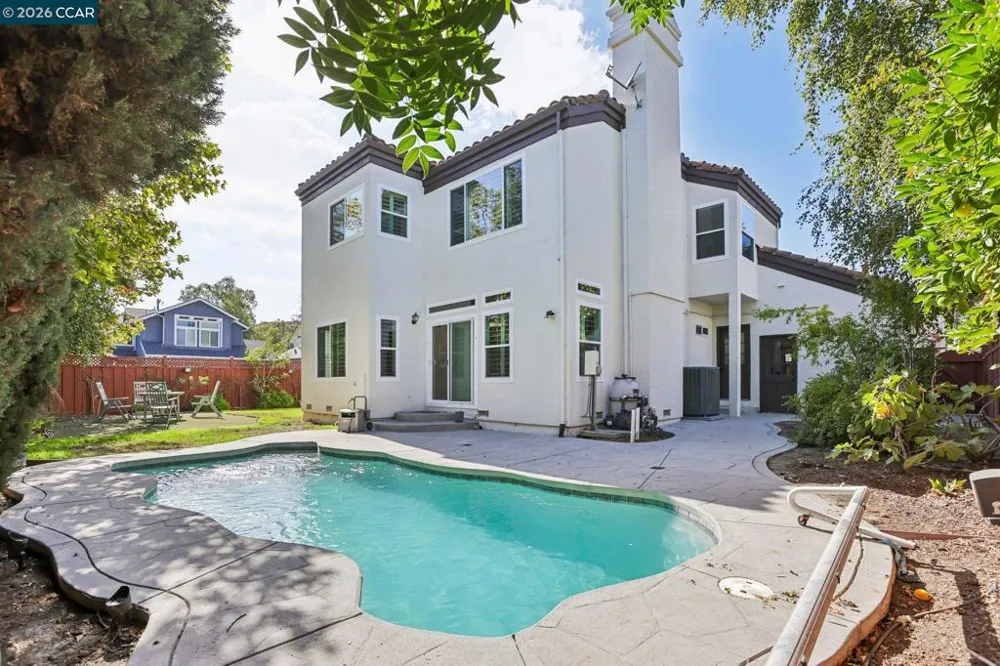 384 Via Loma Morgan Hill, CA 95037
