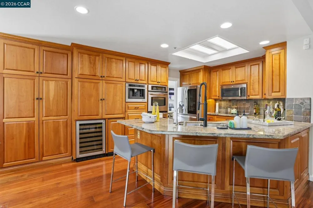 384 Via Loma Morgan Hill, CA 95037