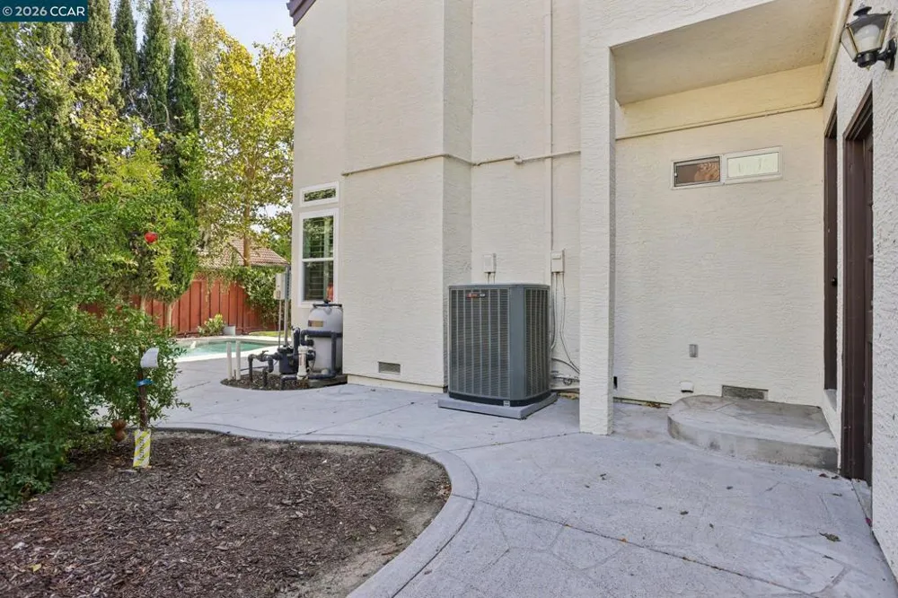 384 Via Loma Morgan Hill, CA 95037