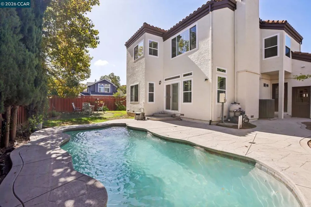 384 Via Loma Morgan Hill, CA 95037