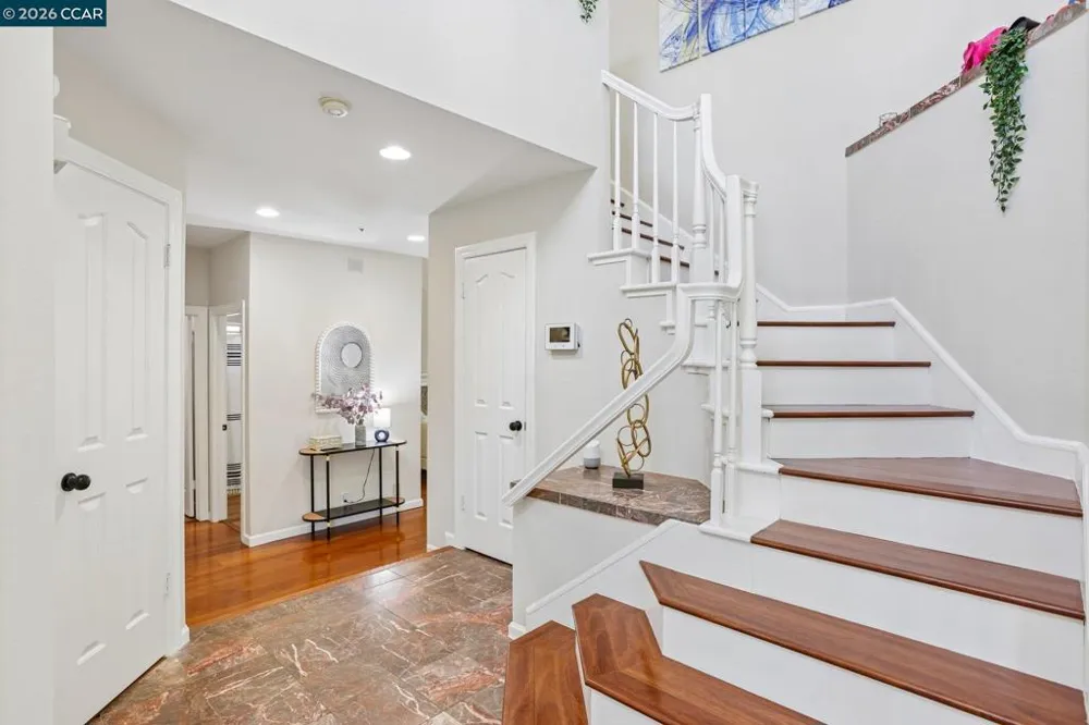 384 Via Loma Morgan Hill, CA 95037