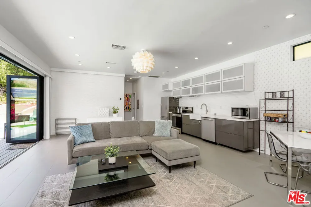 204 Bell Canyon Road Bell Canyon, CA 91307