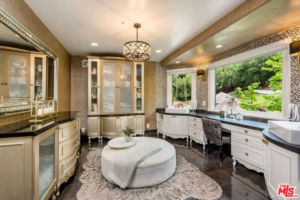 204 Bell Canyon Road Bell Canyon, CA 91307