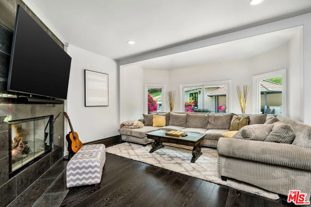 204 Bell Canyon Road Bell Canyon, CA 91307