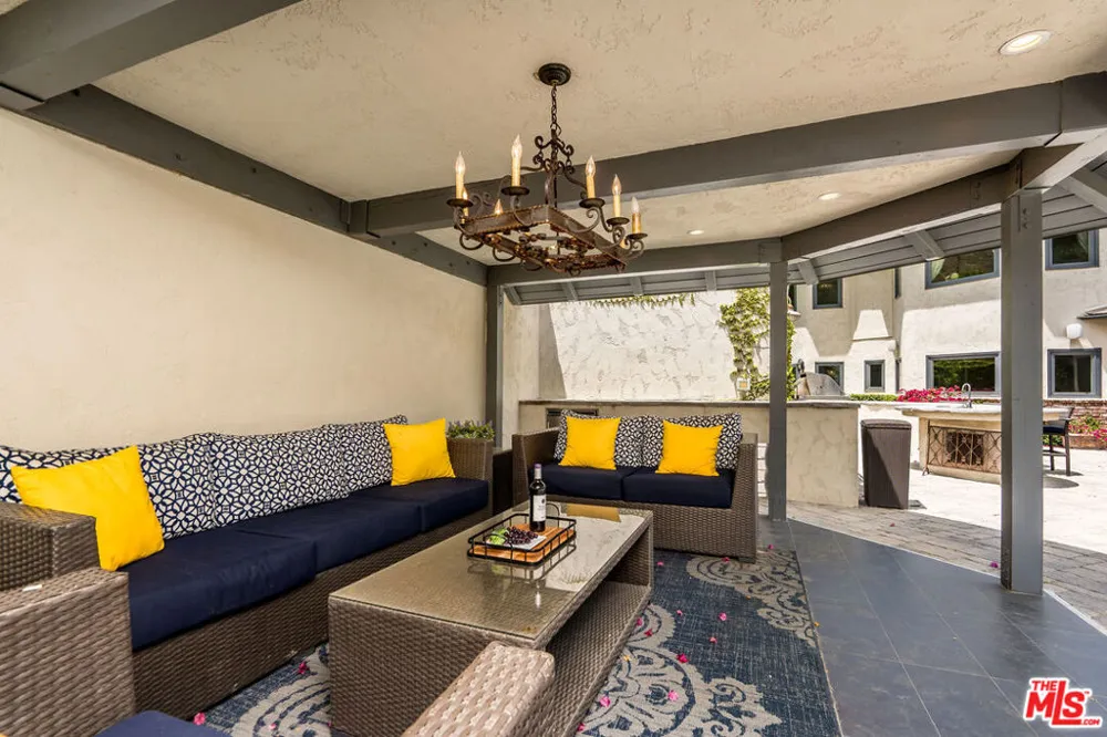 204 Bell Canyon Road Bell Canyon, CA 91307