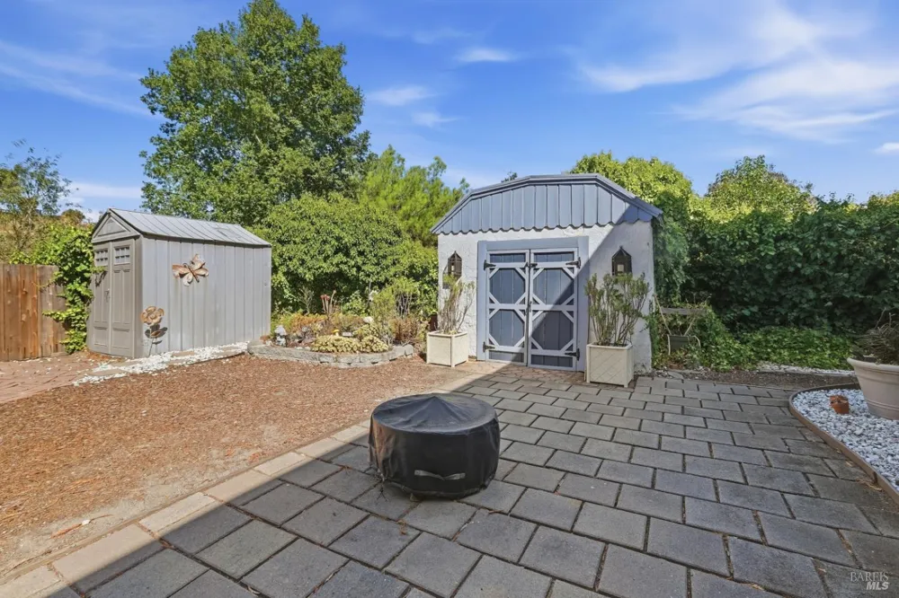 180 Carlisle Way Benicia, CA 94510