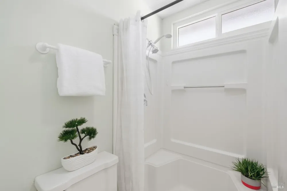 180 Carlisle Way Benicia, CA 94510