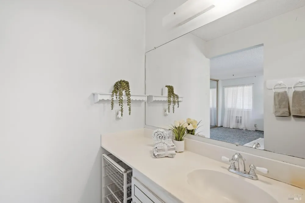 180 Carlisle Way Benicia, CA 94510
