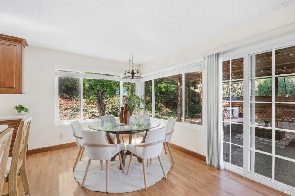 180 Carlisle Way Benicia, CA 94510