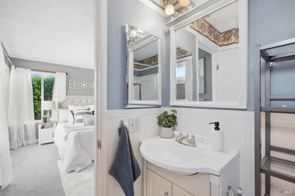 180 Carlisle Way Benicia, CA 94510