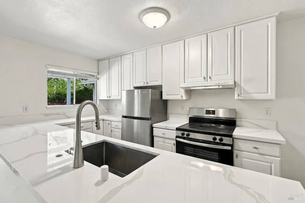 25 San Aleso Court Novato, CA 94945