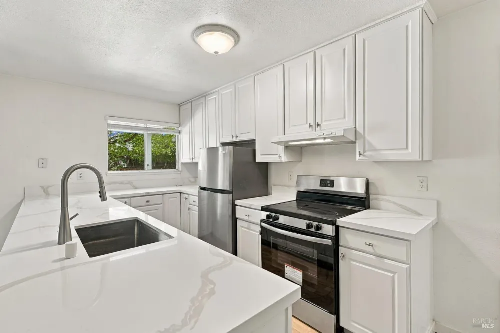 25 San Aleso Court Novato, CA 94945