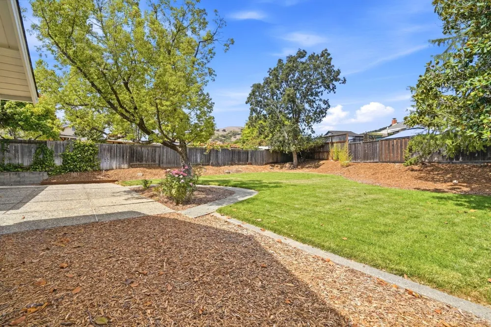 25 San Aleso Court Novato, CA 94945