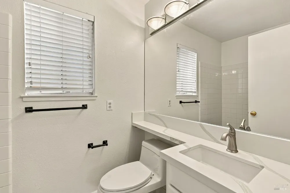 25 San Aleso Court Novato, CA 94945
