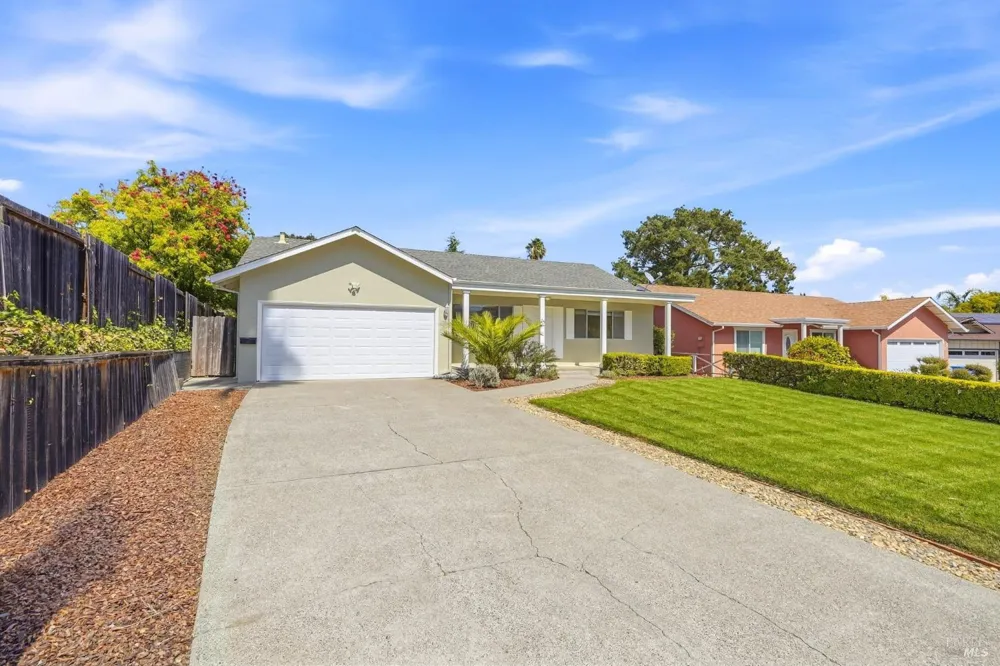 25 San Aleso Court Novato, CA 94945