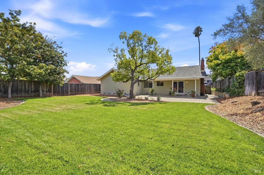 25 San Aleso Court Novato, CA 94945