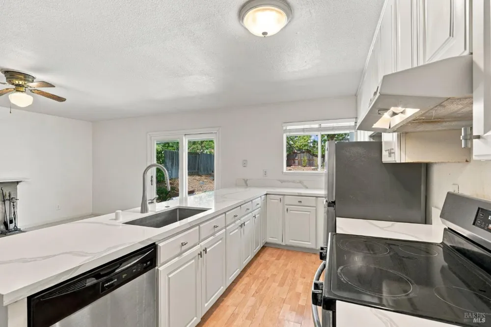 25 San Aleso Court Novato, CA 94945