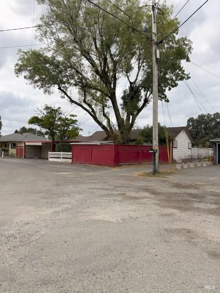 2283 W Hearn Avenue Santa Rosa, CA 95407