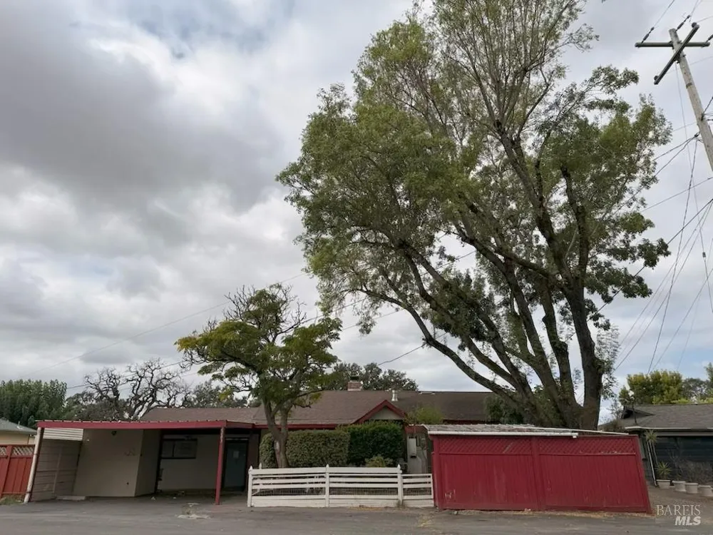 2283 W Hearn Avenue Santa Rosa, CA 95407