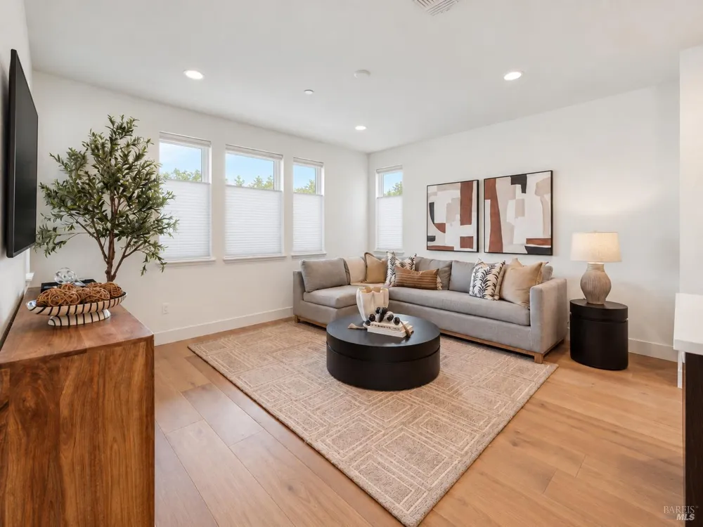 274 Everlove Court Santa Rosa, CA 95403