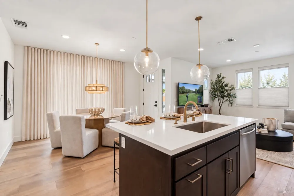 274 Everlove Court Santa Rosa, CA 95403